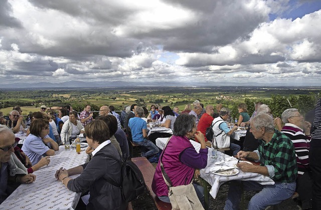 Herrliche Ausblicke boten sich am Weinwandertag.   | Foto: Volker Mnch
