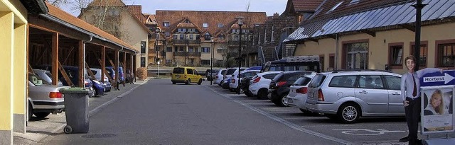 Bei Dauerparkern sehr beliebt: die Stellpltze hinter dem Gutshofbau.   | Foto: Julius Steckmeister