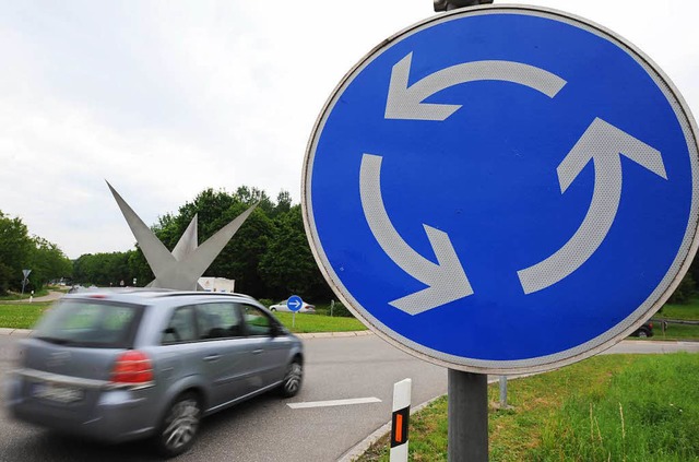 Der Unfall hat sich im Kreisel Imbachweg ereignet (Symbolfoto).  | Foto: Patrick Seeger