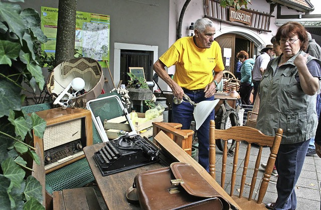 Mit der Hoffnung auf ein Schnppchen k...zum Museumsflohmarkt nach Ihringen.     | Foto: Elisabeth Jakob-Klblin