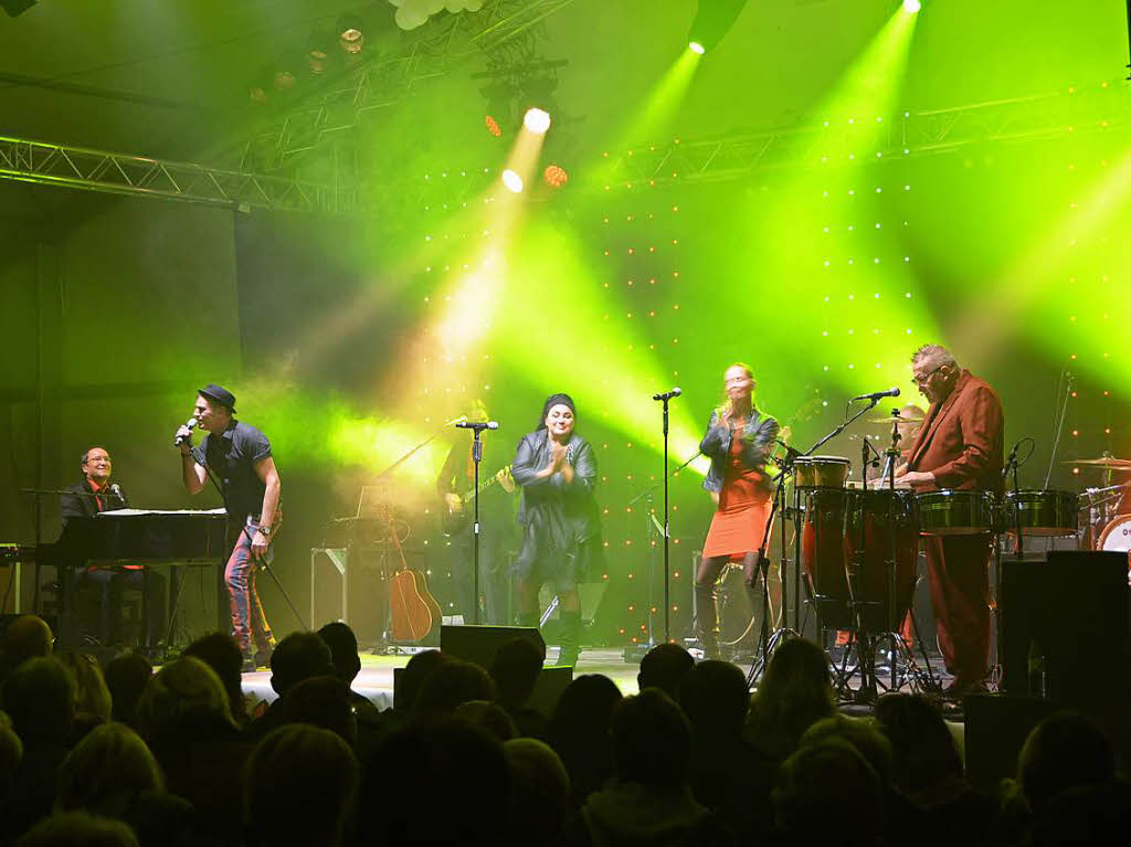 Rund 400 Fans erlebten einen beeindruckenden Abend bei „Pop & Poesie“ im Festzelt bei der Rothaus-Brauerei in Grafenhausen.