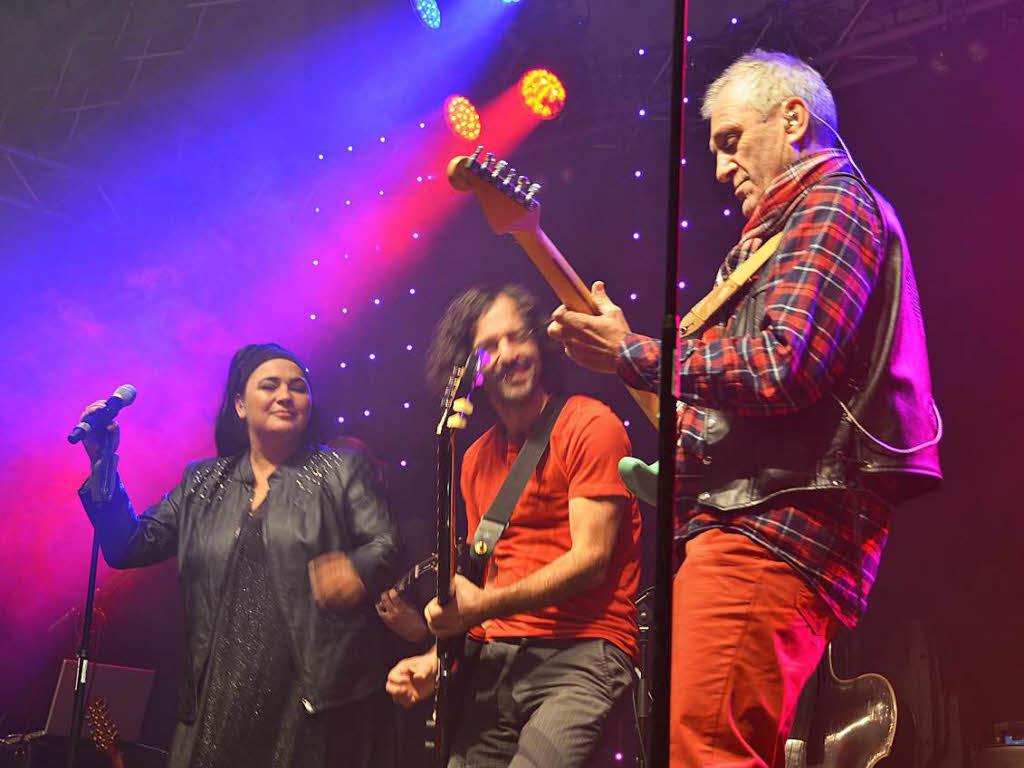 Rund 400 Fans erlebten einen beeindruckenden Abend bei „Pop & Poesie“ im Festzelt bei der Rothaus-Brauerei in Grafenhausen.