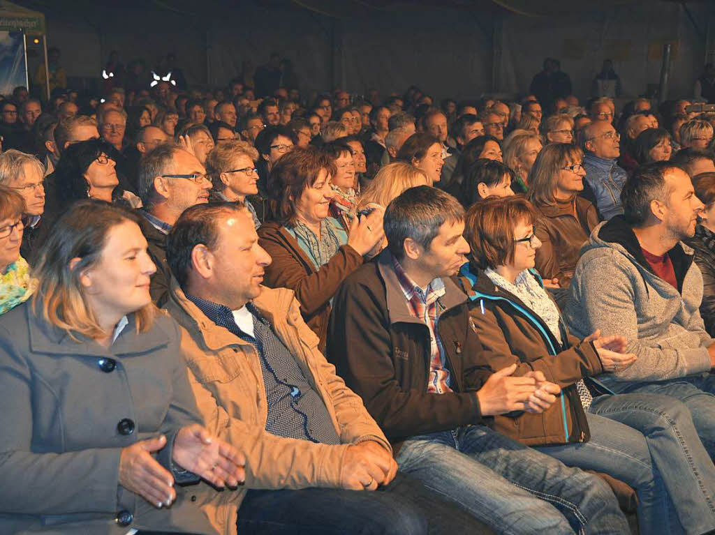 Rund 400 Fans erlebten einen beeindruckenden Abend bei „Pop & Poesie“ im Festzelt bei der Rothaus-Brauerei in Grafenhausen.