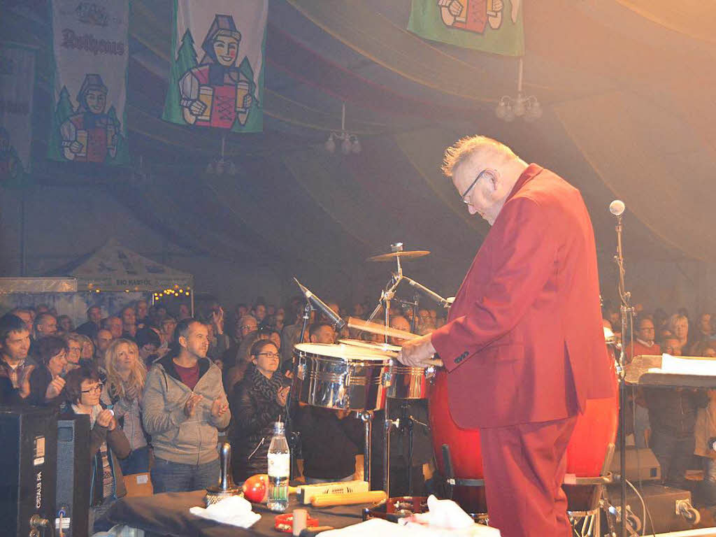 Rund 400 Fans erlebten einen beeindruckenden Abend bei „Pop & Poesie“ im Festzelt bei der Rothaus-Brauerei in Grafenhausen.