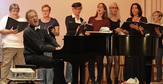 Gospeltrain unter Leitung von Florian Metz am Klavier   | Foto: Martin Eckert