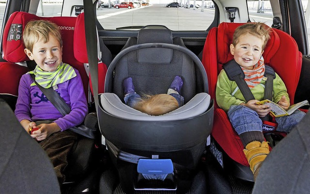 Angeschnallt und im richtigen Sitz sin...bei der Autofahrt sicher | Foto  ADAC  | Foto: ADAC