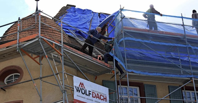 Das Alte Schloss bekommt ein neues Dach.  | Foto: Michael Pohl