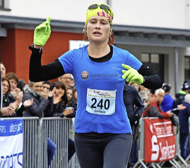 Ungefhrdeter Marathonsieg: Stefanie D... in weniger als  drei Stunden zurck.   | Foto: Jrgen Ruoff