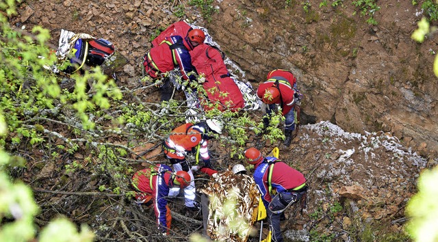 Die Mannschaft der Bergwacht Wutach (h...t selbst schwierigstes Gelnde nicht.   | Foto: Martin Ganz