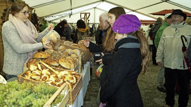 Die ganze Flle und Vielfalt des Markg.... Da griffen  die Besucher gerne zu.    | Foto: Silke Hartenstein