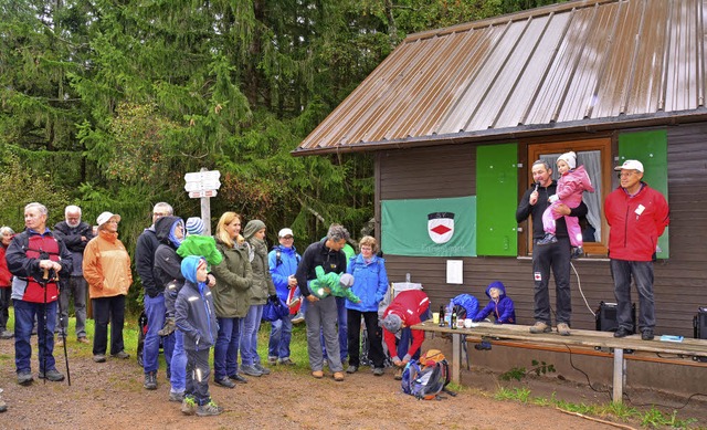 Rund 160 Wanderfreunde aus acht Ortsgr...alasek,  Vorsitzender aus Emmendingen.  | Foto: Dieter Erggelet