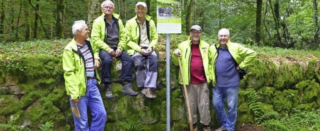 Mitglieder des Schwarzwaldvereins beim...von Nesselgraben- und Rotsruhe-Htte.   | Foto: zvg