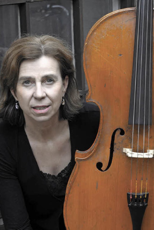 Petra Gack widmet sich Kleist. Und dem Cello.   | Foto: Gesine Bnfer