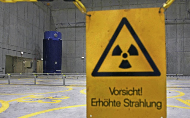 Die Atomkraft birgt erhhte Risiken, ob Strahlung oder  Kosten.  | Foto: dpa