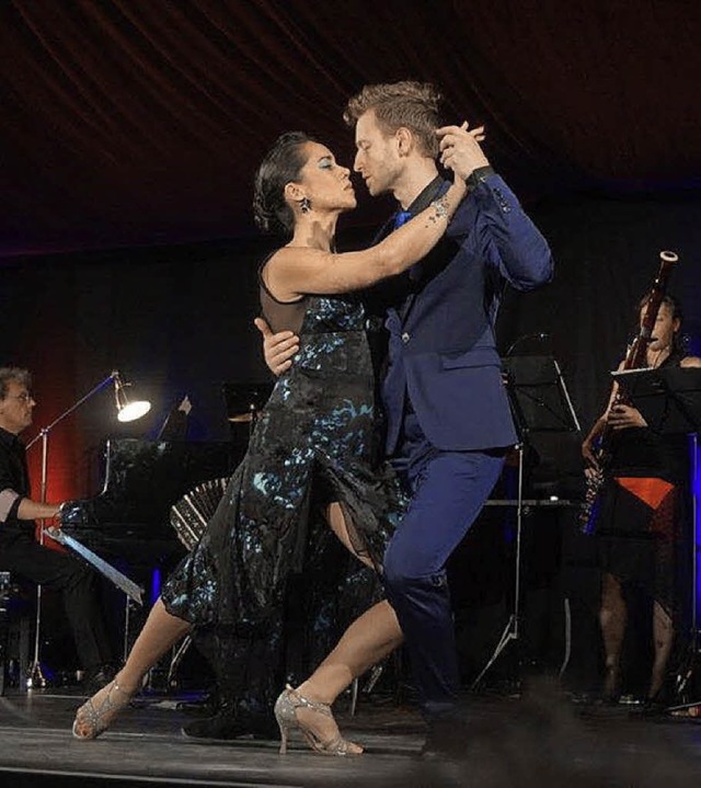 Sayaka Higuchi und Joscha Engel  tanzt... Querceto&#8220; und Michel Ludwiczak.  | Foto: Anne freyer