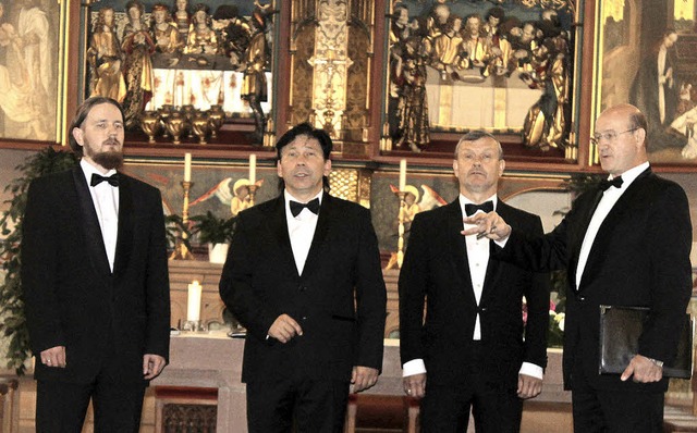 Das Ensemble Vivat mit   Oleg Semenov,...pnev (von links) sang in Heilig Geist.  | Foto: Michelle Gntert
