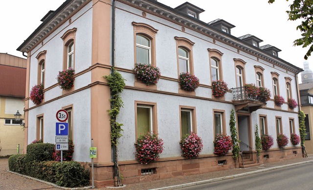 Das Btzinger Rathaus soll saniert und modernisiert werden.   | Foto: Mario Schneberg