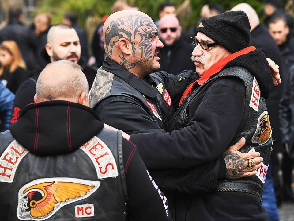Hunderte Rocker bei Beerdigung von Hells-Angels-Chef - Panorama - Badische  Zeitung