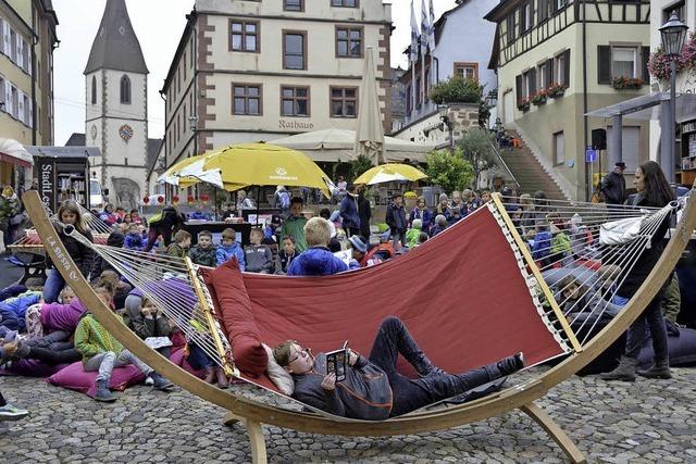 Von Donnerstag bis Sonntag verwandelt sich der Marktplatz zur Bibliothek