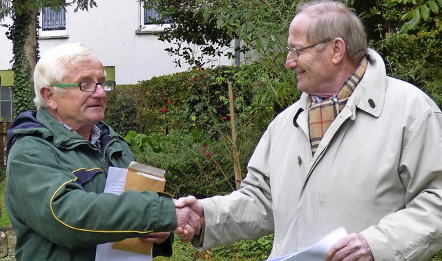 Altbrgermeister Hermann Jger berrei...s zur Erhaltung der Burgruine Landeck.  | Foto: Aribert Rssel