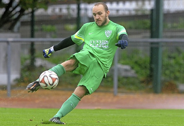 &#8222;Gerade nicht so zufrieden mit ihm&#8220;: Keeper Christoph Dster  | Foto: Schn