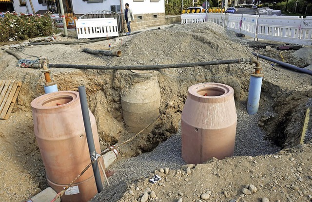 Ein neuer Hauptsammler fr Abwasser is...inks); auch Leitungen werden saniert.   | Foto: Julius Steckmeister