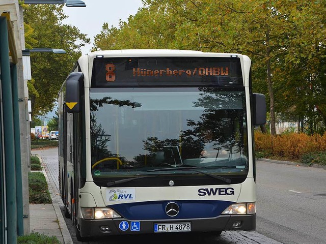 Umstritten: Bus der Linie 8 am Busbahnhof in Lrrach  | Foto: Elena Bischoff