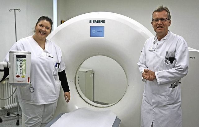 Neues CT im Bruder-Klaus-Krankenhaus, ...Ayse Bohm und Hans Meyer-Blankenburg.   | Foto:  RKK Klinikum