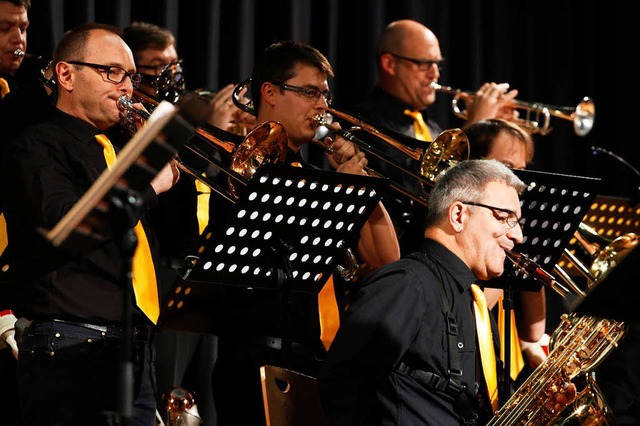 Ob Filmmusik oder Doldinger &#8211; die Big Band W begeistert.  | Foto: Heidi Foessel