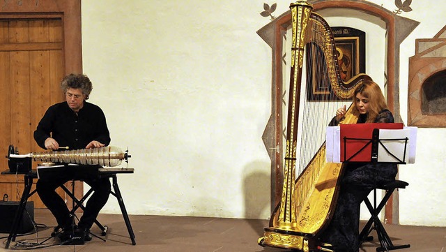 Thomas Bloch beherrscht die sehr selte... und feinfhliges Spiel an der Harfe.   | Foto: Wolfgang Knstle