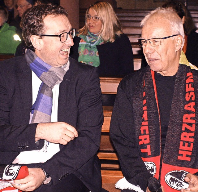 Auch nach der Niederlage des SC Freibu...mann und Rainer von Oppen noch lachen.  | Foto: Hans-Jochen Kpper
