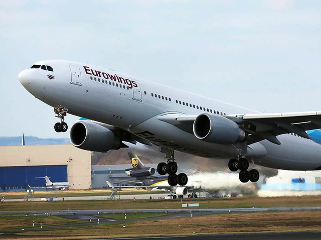Die Lufthansa-Tochter Eurowings strebt am EAP mehr Prsenz an.  | Foto: dpa