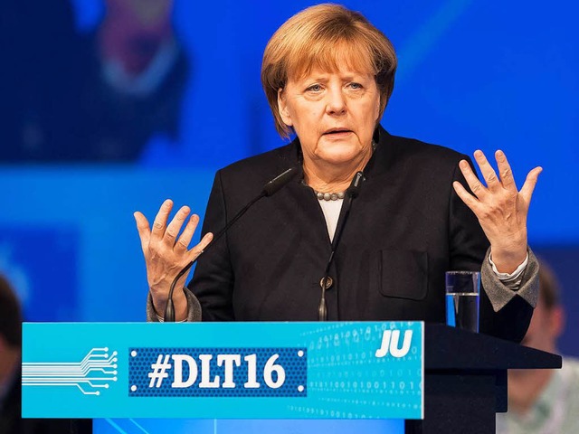 Angela Merkel bei der Jungen Union in Paderborn  | Foto: dpa