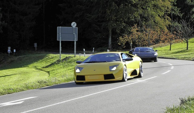 Lamborghinis auf der Anfahrt zum Etappenziel Gasthaus Kreuz, Streitberg  | Foto: Walter Schmidt