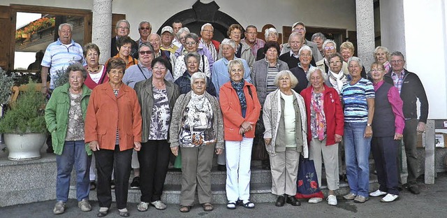 In der Gruppe reisten Mitglieder und G...r Sozialverbandes VdK nach Oberndorf.   | Foto: Verein