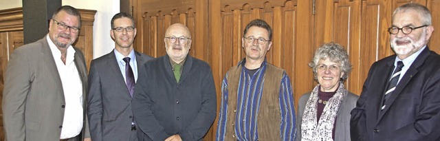 Brgermeister Matthias Guderjan dankte...Hanns-Heinrich Schneider (von links).   | Foto: Ilona Hge