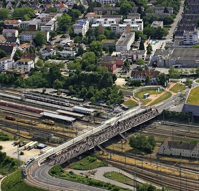 Oberhalb der Bahnlinie soll sich die W...zur Wendeschleife der Tram erstrecken.  | Foto: Stadtverwaltung