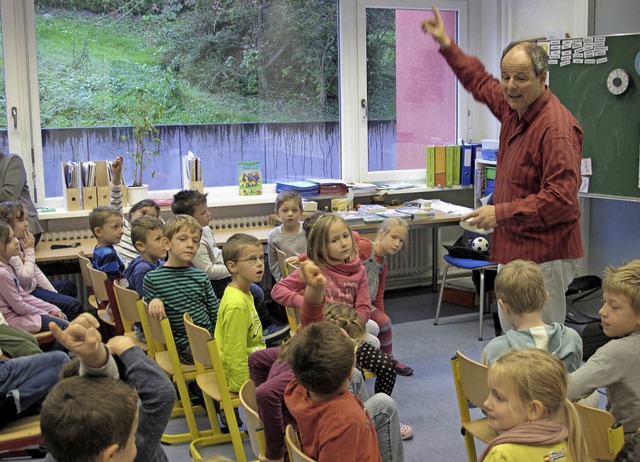 Eine richtige Spa-Show bot Geschichte...ner den Schlern der Sonnenrainschule.  | Foto: Jutta Schtz