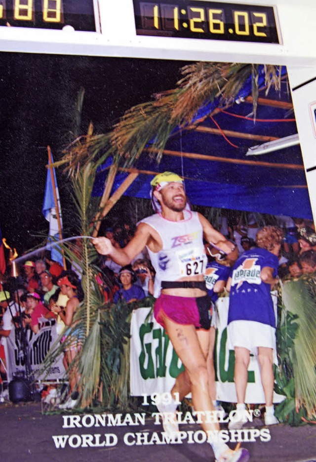 Yeah, geschafft: das Zielfoto von Diet... Ironman 1991 auf Hawaii ins Ziel kam.  | Foto: Privat