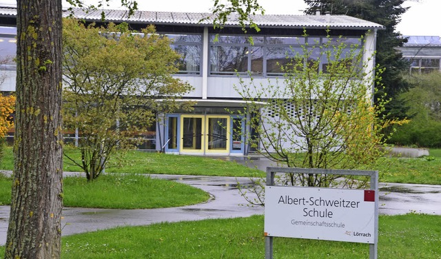 Eltern der Albert-Schweitzer-Grundschu...lne, diese Grundschule zu schlieen.   | Foto: Josef Ehrler
