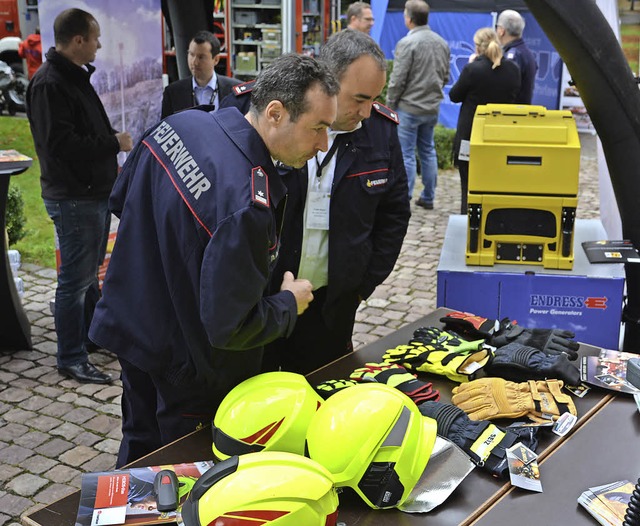 An den Stnden der Sponsoren konnten s...beim notwendigen Material informieren.  | Foto: Benedikt Sommer