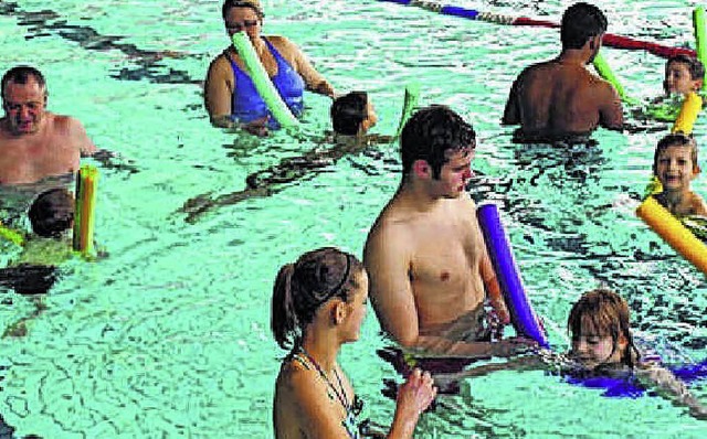 bungsort Aquari: Viele Kinder lernen ...tagmorgen bei der DLRG das Schwimmen.   | Foto: privat