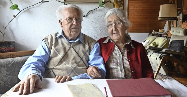 Arm in Arm  nach 60 Jahren: Elisabeth und Alfred Blattmann   | Foto: E. Willand