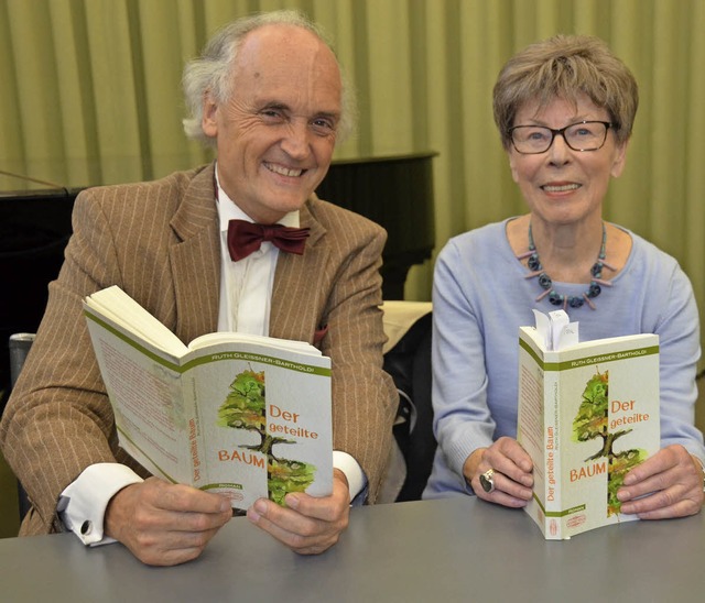 Die Vorleser Martin Lunz und Ruth Gleissner-Bartholdi.   | Foto: Sigrid Umiger