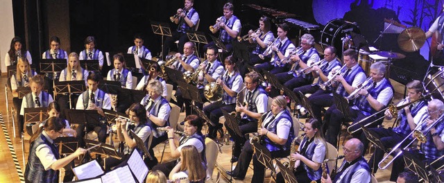 Die Stadtmusik Wehr unter Leitung von ... Trinkl bot ein mitreiendes Konzert.   | Foto: Michael Gottstein