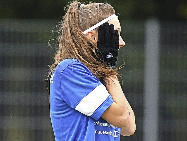 Die frstelnde Amanda Nnninghoff beju...:0 fr den SV  Titisee auf ihre Weise.  | Foto: Patrick Seeger