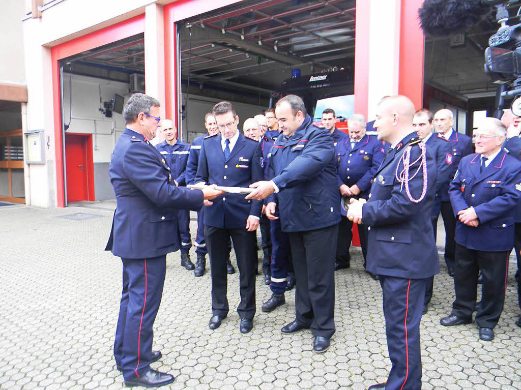 Am Rettungszentrum: Partnerschaftliche Begegnung der Feuerwehren
