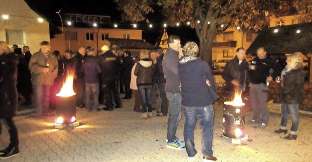 Bestens war die Stimmung beim Herbstho...weiler Feuerwehr auf dem Rathausplatz.  | Foto: Reiner Merz