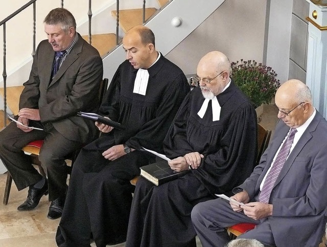 Im Abschiedsgottesdienst in Hugsweier ...er des Kirchengemeinderats Hugsweier.   | Foto: A. Arbandt