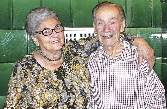 Sie sind seit 60 Jahren ein Paar: Maria und Josef Kuttruff.   | Foto: Rittner